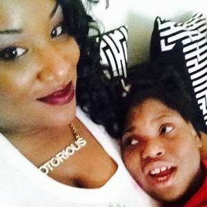 Meet your Posher, Genessa